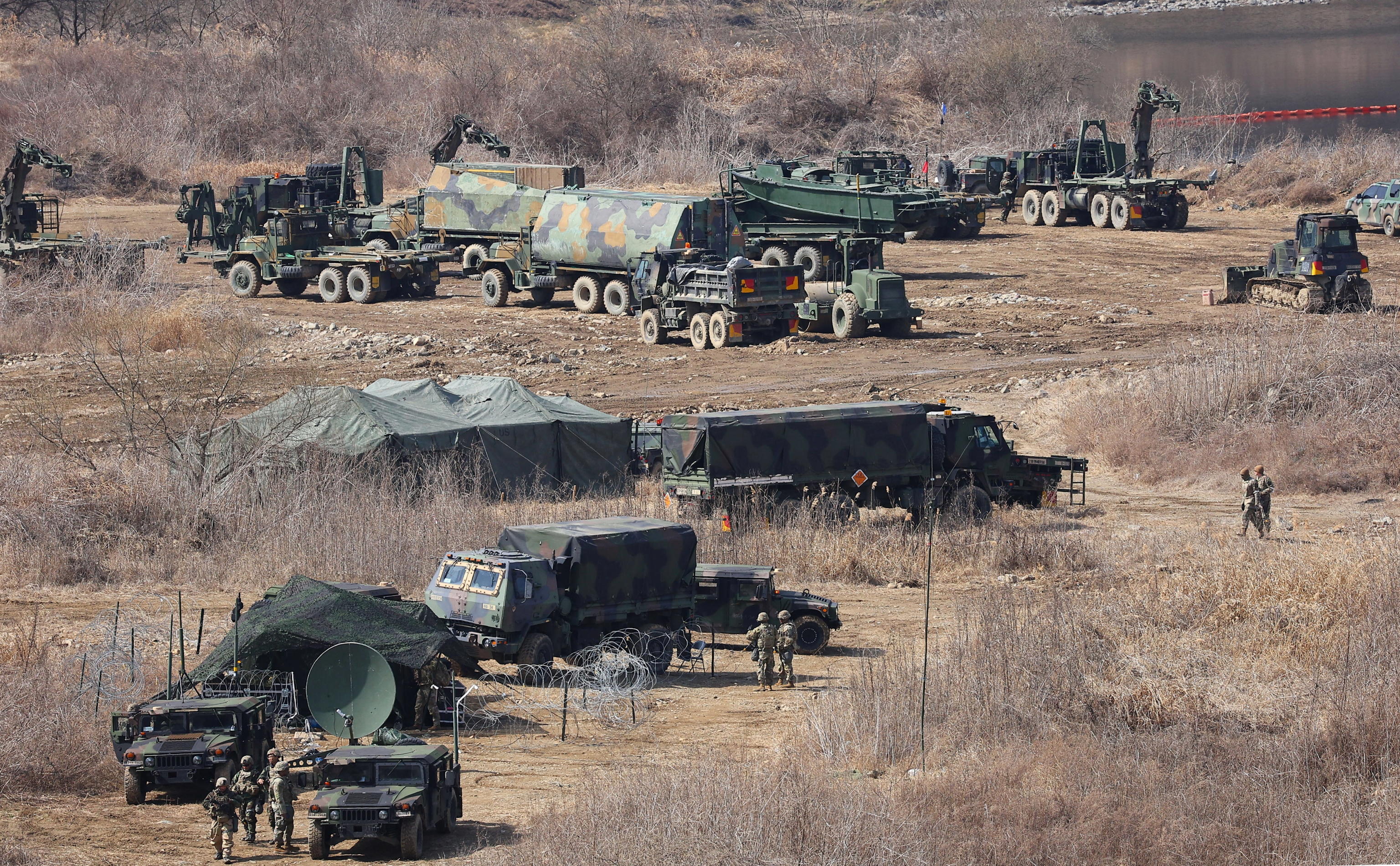 Washington e Seul inaugurano esercitazioni militari, missili di protesta da Pyongyang
