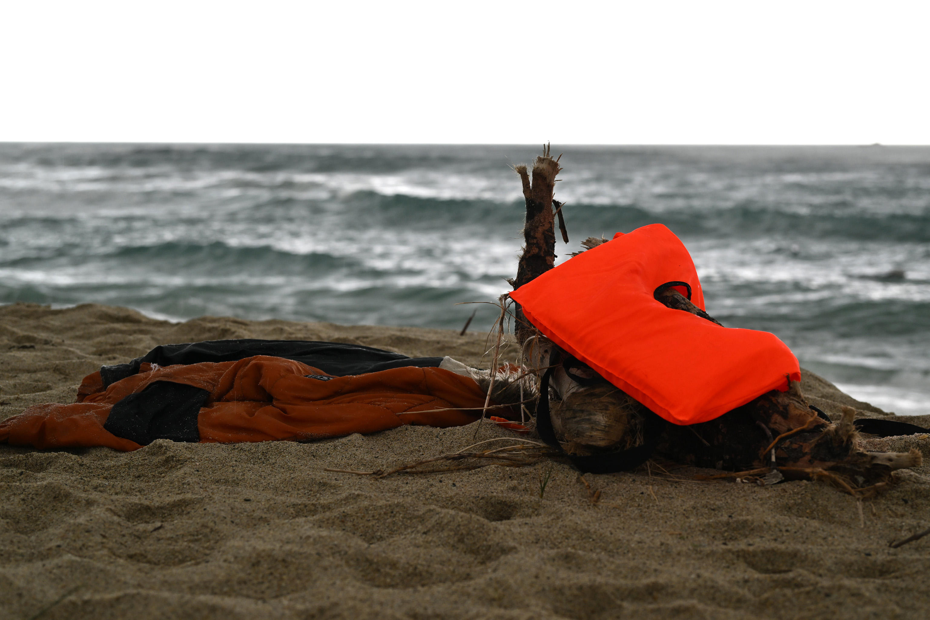 Naufragi e immigrati: il pane azzimo della demagogia progressista