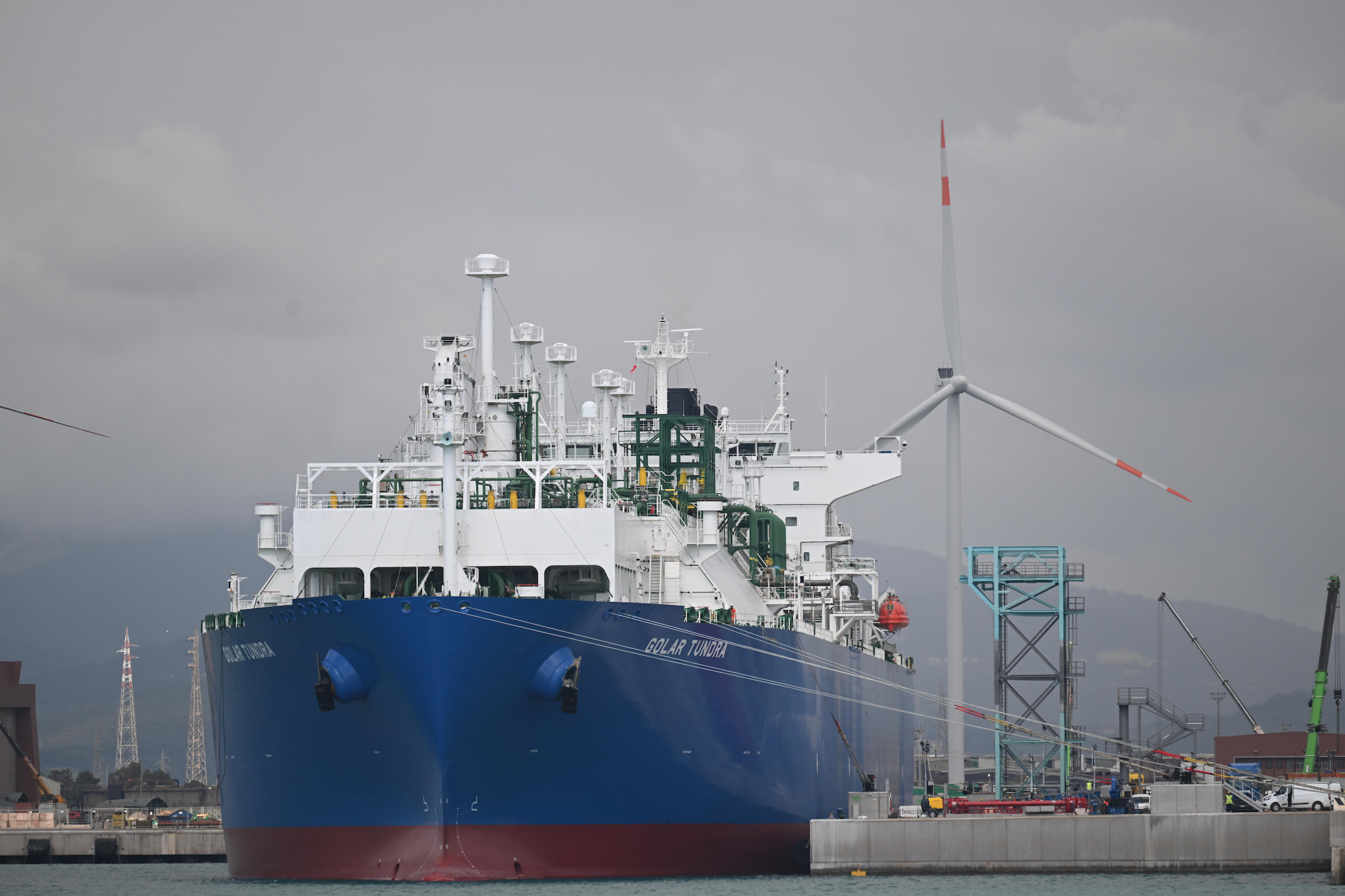 Golar Tundra di Snam, la nave rigassificatrice delle polemiche