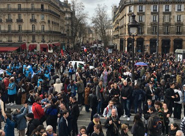 Francia, troppe proteste: salta la visita di Carlo III