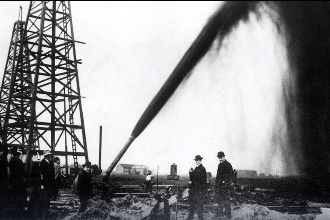 Il fascismo, il petrolio e gli interessi delle grandi potenze