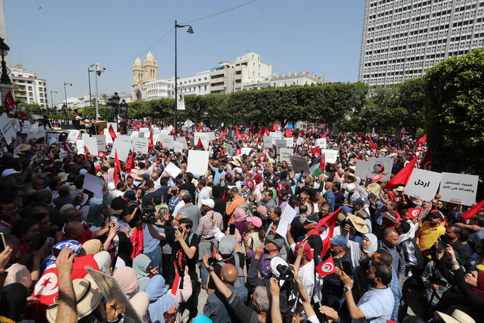 La bomba Tunisia pronta ad esplodere