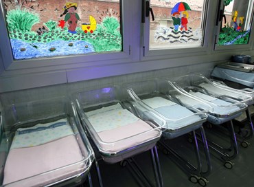 Natalità al minimo storico in Italia