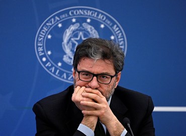 Giorgetti: “Rivedere l’intera materia degli incentivi edilizi”