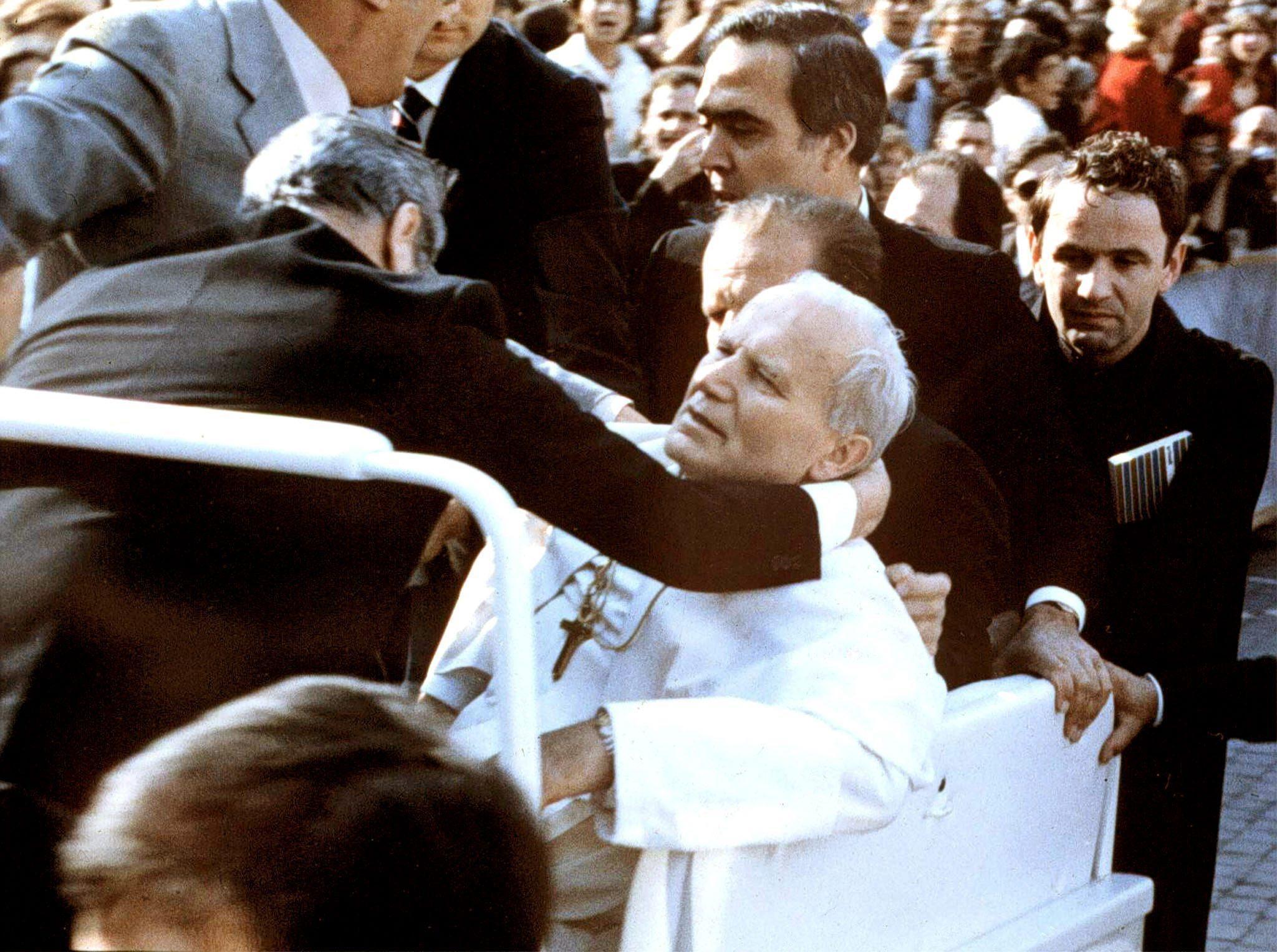 Un po’ di garantismo per Papa Wojtyla