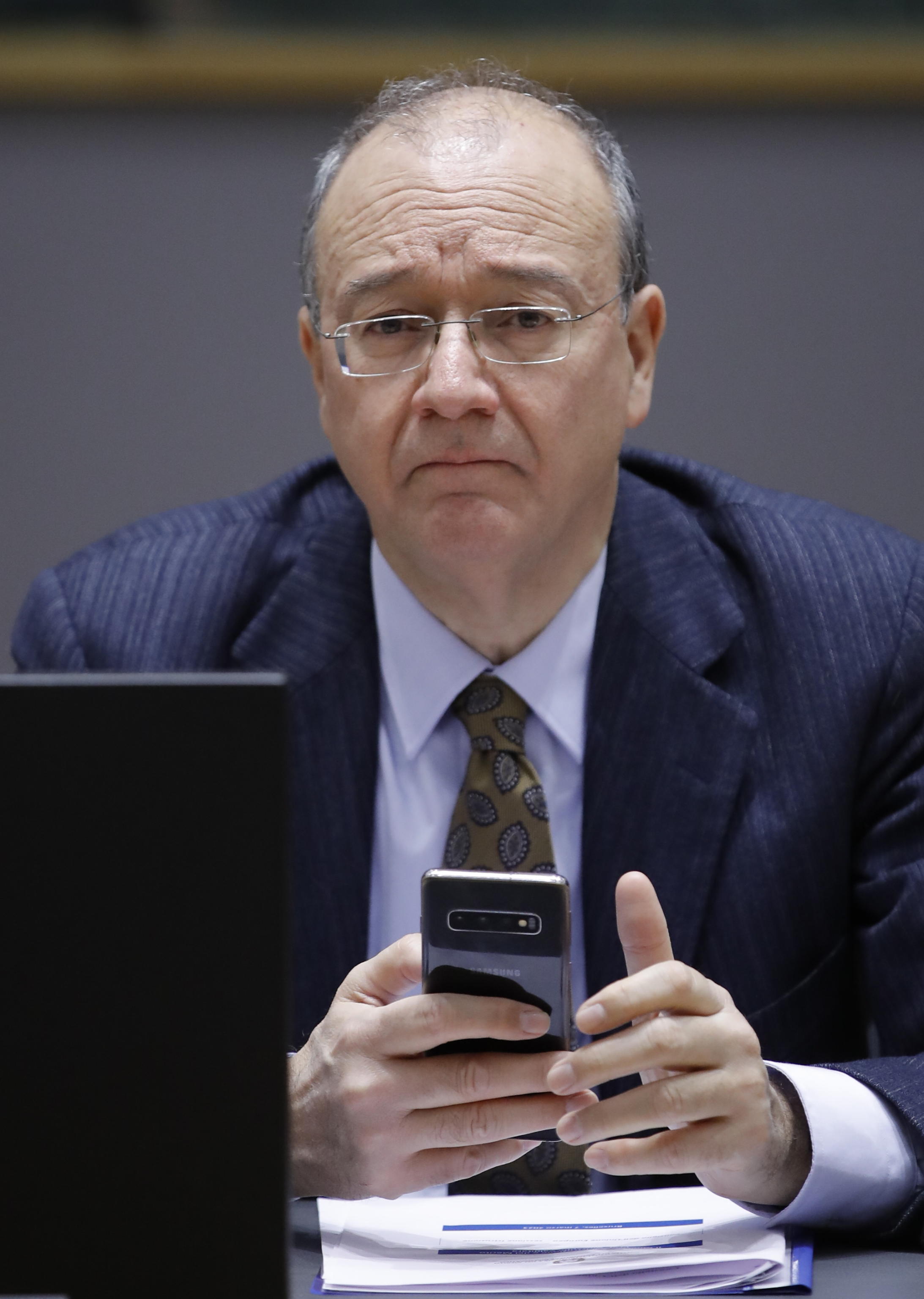 Più soldi agli insegnanti: la battaglia di Valditara