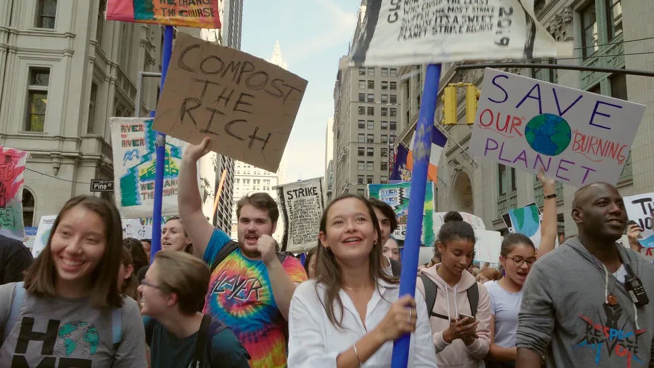 “Bigger Than Us”, la Terra e noi