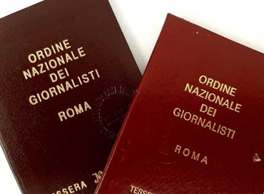 Perché divertirsi a vessare i giornalisti vedovi e disoccupati?