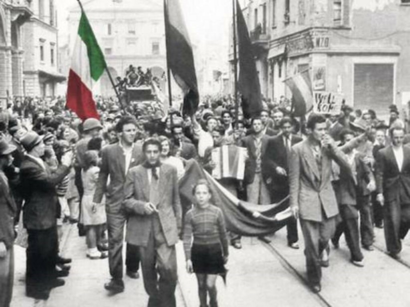 L’afascismo degli italiani e la retorica dei totalitari 