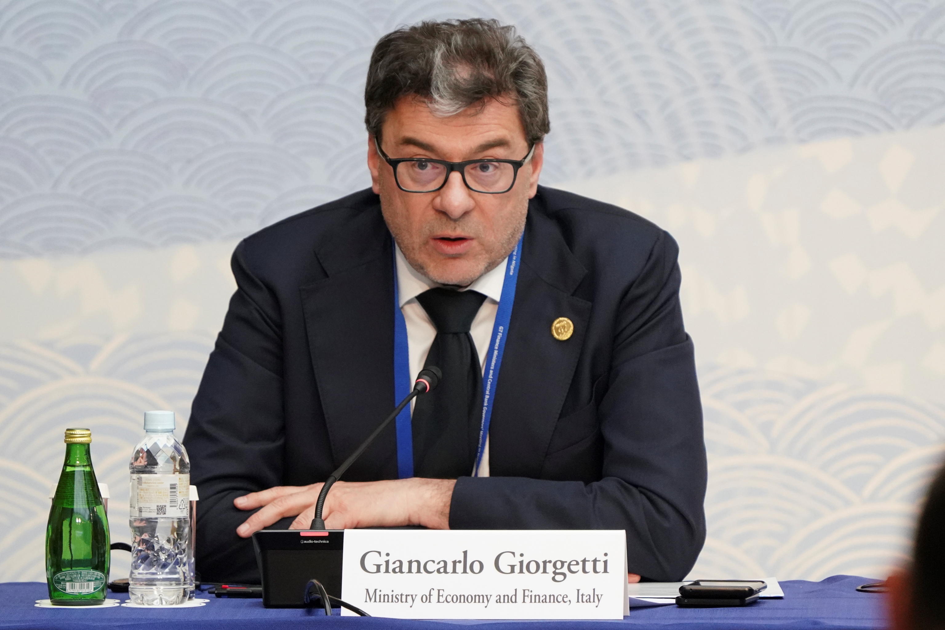 Fitch, Giorgetti: “Il lavoro serio del governo dà fiducia ai mercati”