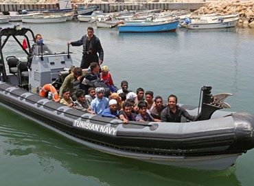 Tunisia: crisi politica e cadaveri dei migranti