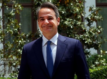La Grecia svolta a destra