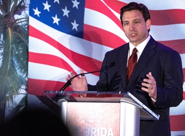 Usa 2024: DeSantis sfida Trump, l’annuncio su Twitter