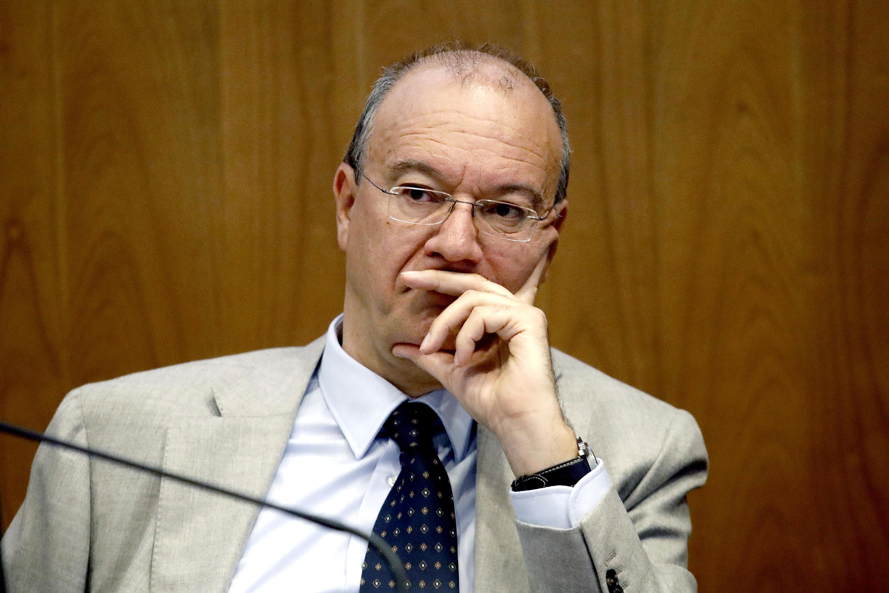 Sulla scuola, per favore: invertire la rotta