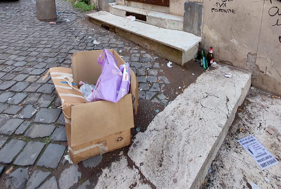 Il degrado nel centro di Roma: “Sindaco, vieni a farti un giro come turista”