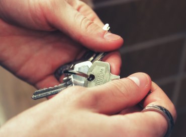 “Roma è una fogna a cielo aperto” ma il problema sono gli affitti brevi