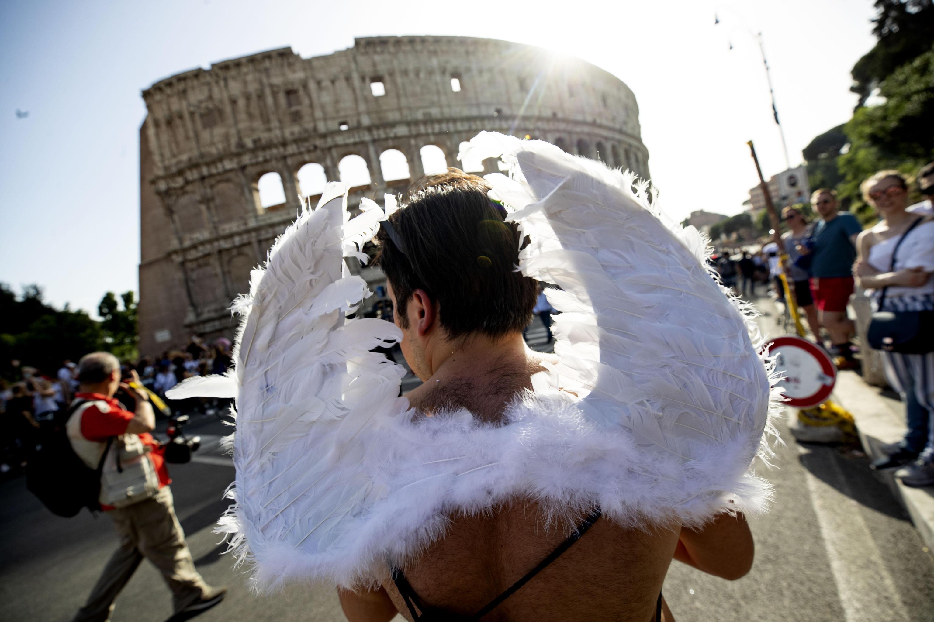 “Niente patrocinio a chi rivendica un reato”: la posizione della Regione sul Roma Pride