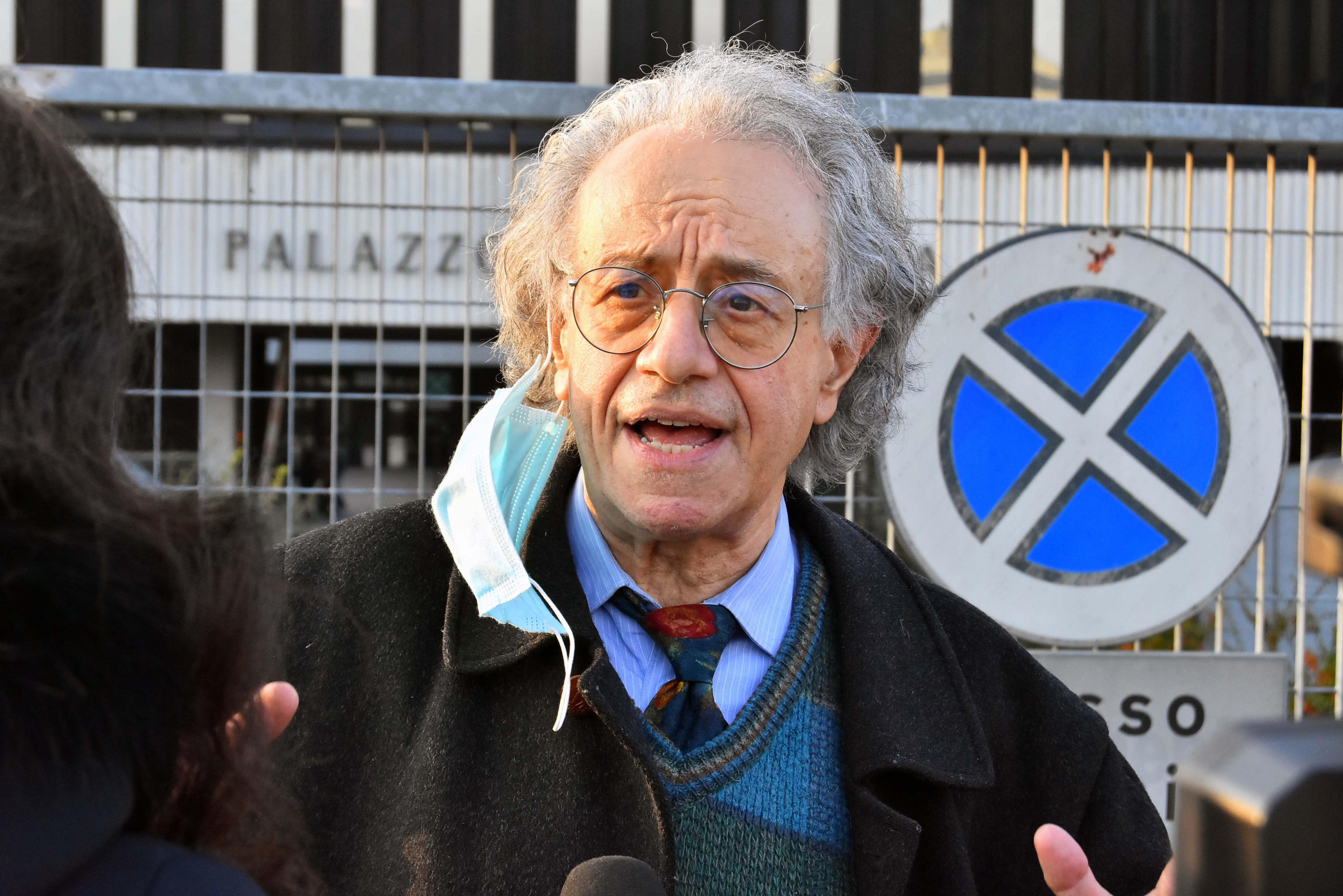 Politica o farsi pubblicità?