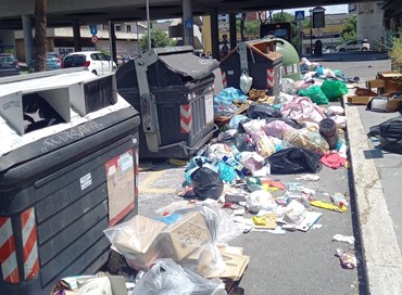 Rifiuti a Roma, Gualtieri (ora) si scusa