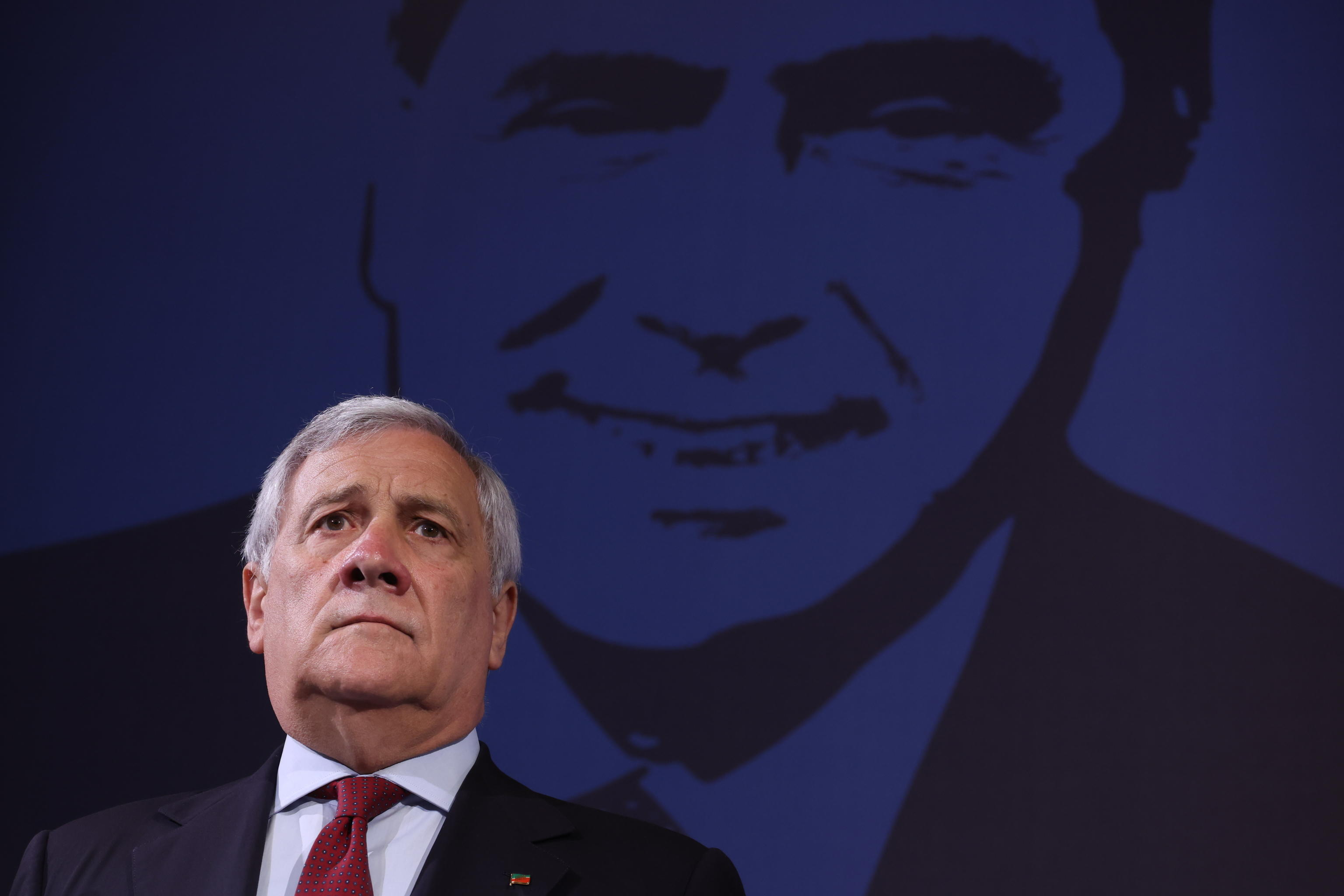 Forza Italia, Tajani eletto segretario all’unanimità