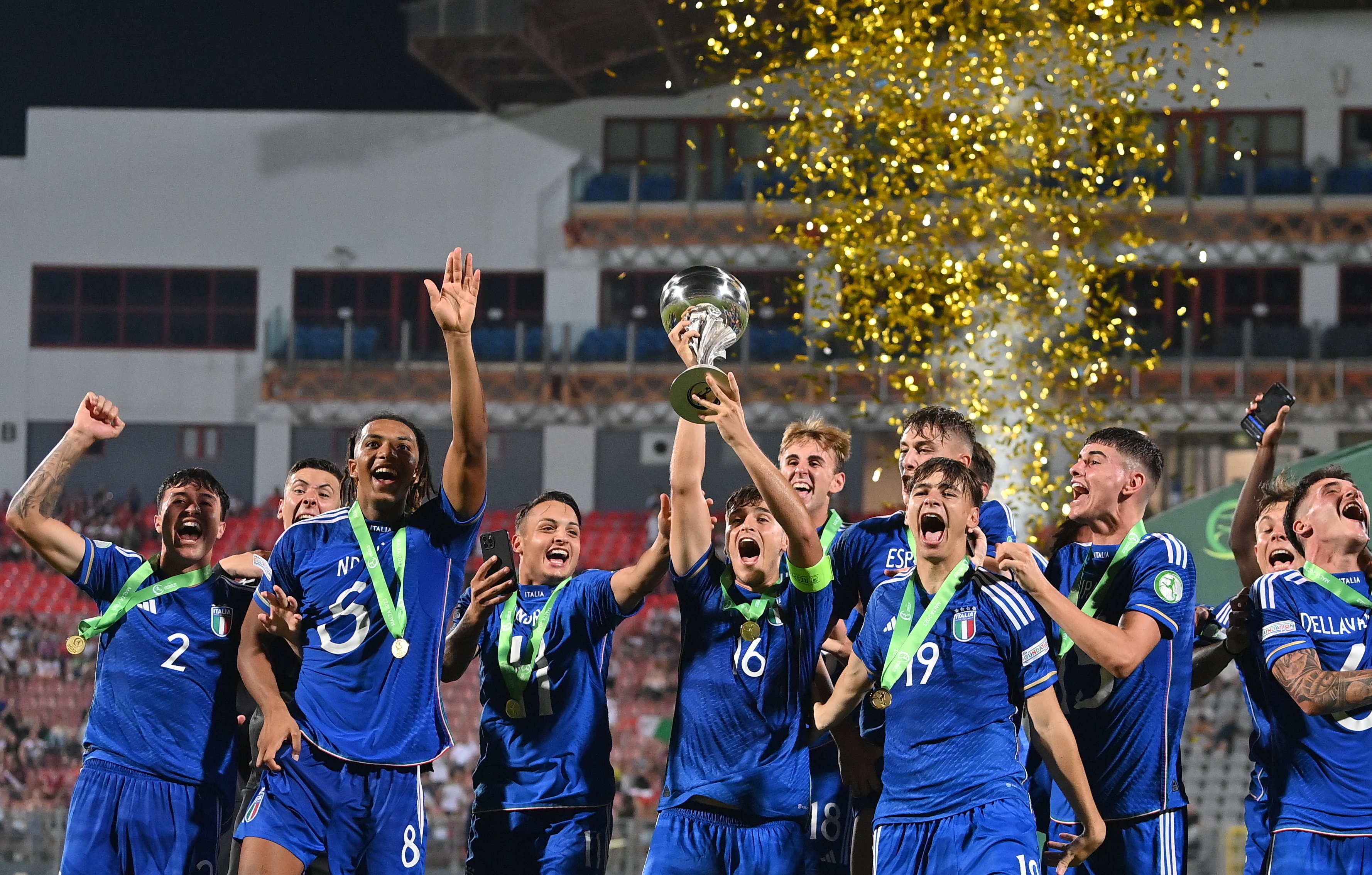 Italia Under 19 sul tetto d’Europa: Kayode consegna il trofeo agli Azzurri