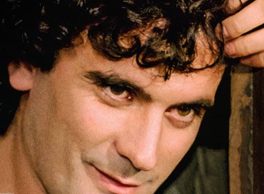 Visioni. Il bellissimo doc “Laggiù qualcuno mi ama”: Troisi secondo Martone