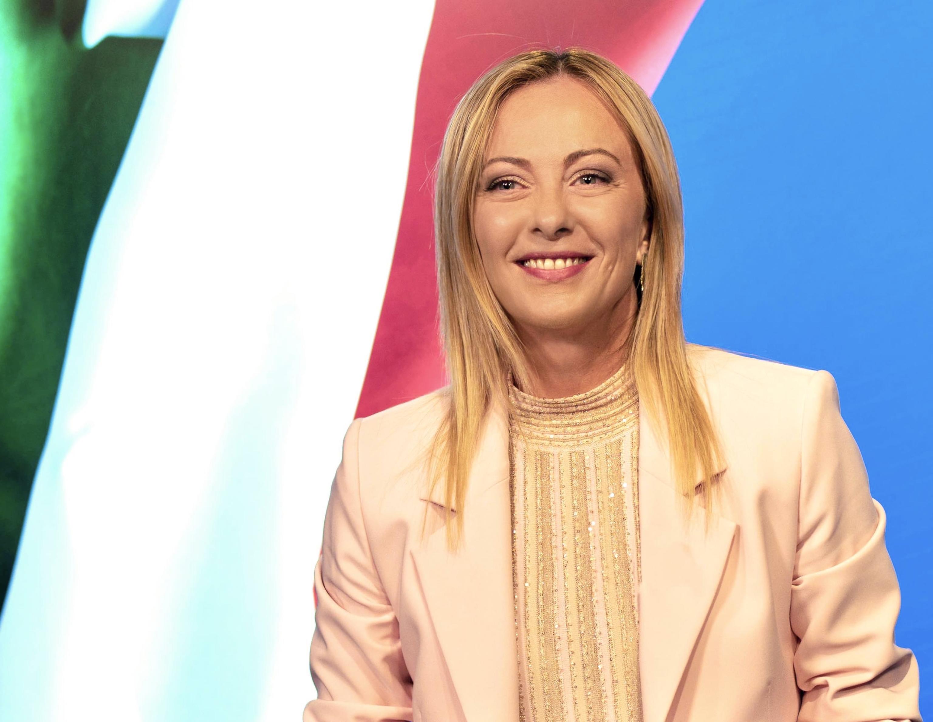 Salario minimo, Meloni: “La sinistra scopre che c’è il problema del precariato”