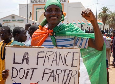 Golpe in Niger, Parigi evacua i cittadini francesi