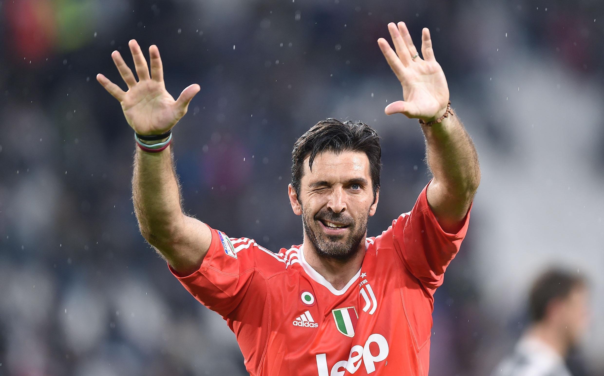 Gigi Buffon appende i guantoni al chiodo