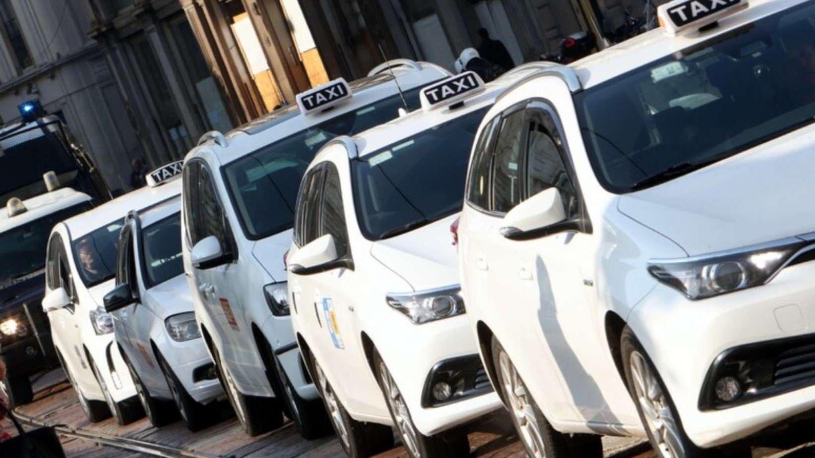 Taxi, confronto al Ministero, sindacati: “No a doppie licenze”