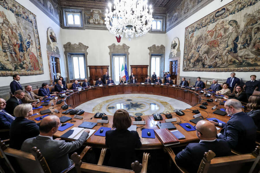 Omnibus giustizia, roghi e 8 per mille