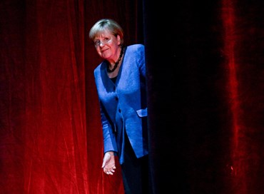 Merkel dal parrucchiere: spesi 55mila euro (di soldi pubblici)