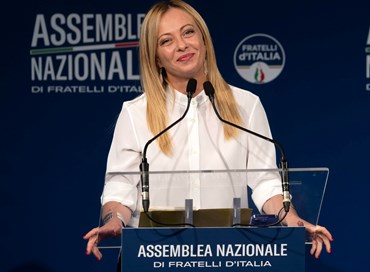 Giorgia Meloni: a testa alta