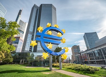 È forse ora di rispolverare una politica di investimenti pubblici?
