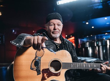 Netflix, la docuserie sulla vita “supervissuta” di Vasco Rossi