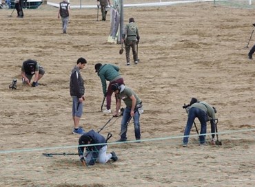 Quelli che vanno in spiaggia con il metal detector