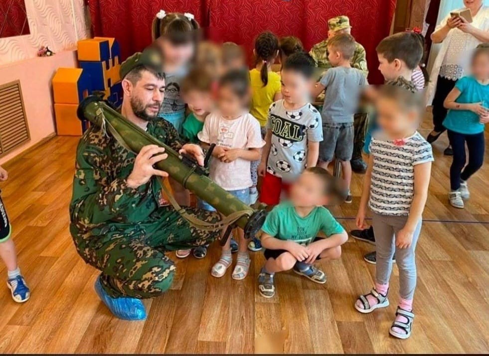 Russia: l’indottrinamento parte da scuola