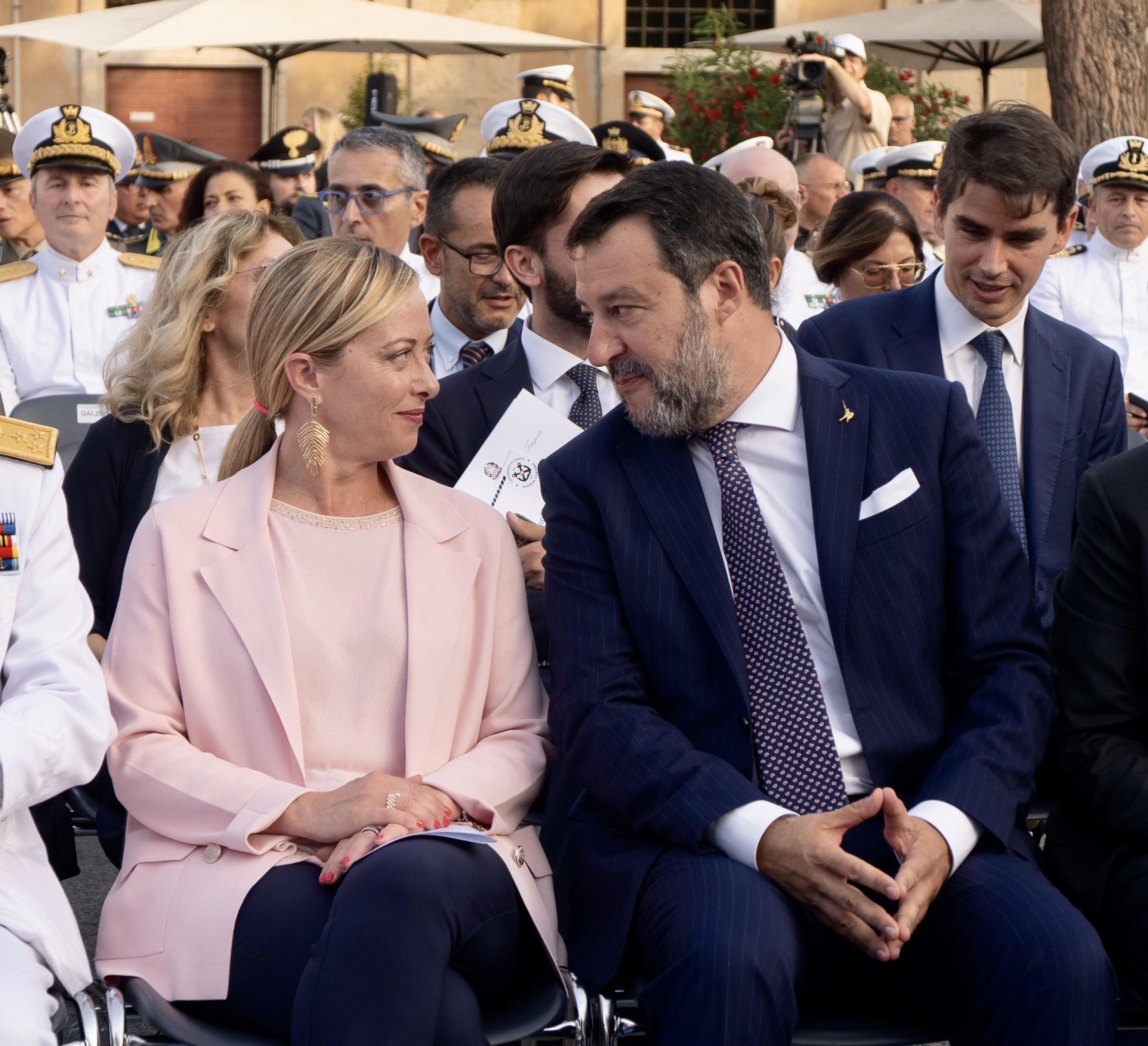 La Lega: “Apostolico si dimetta”. Meloni: “Nessun dossieraggio” 