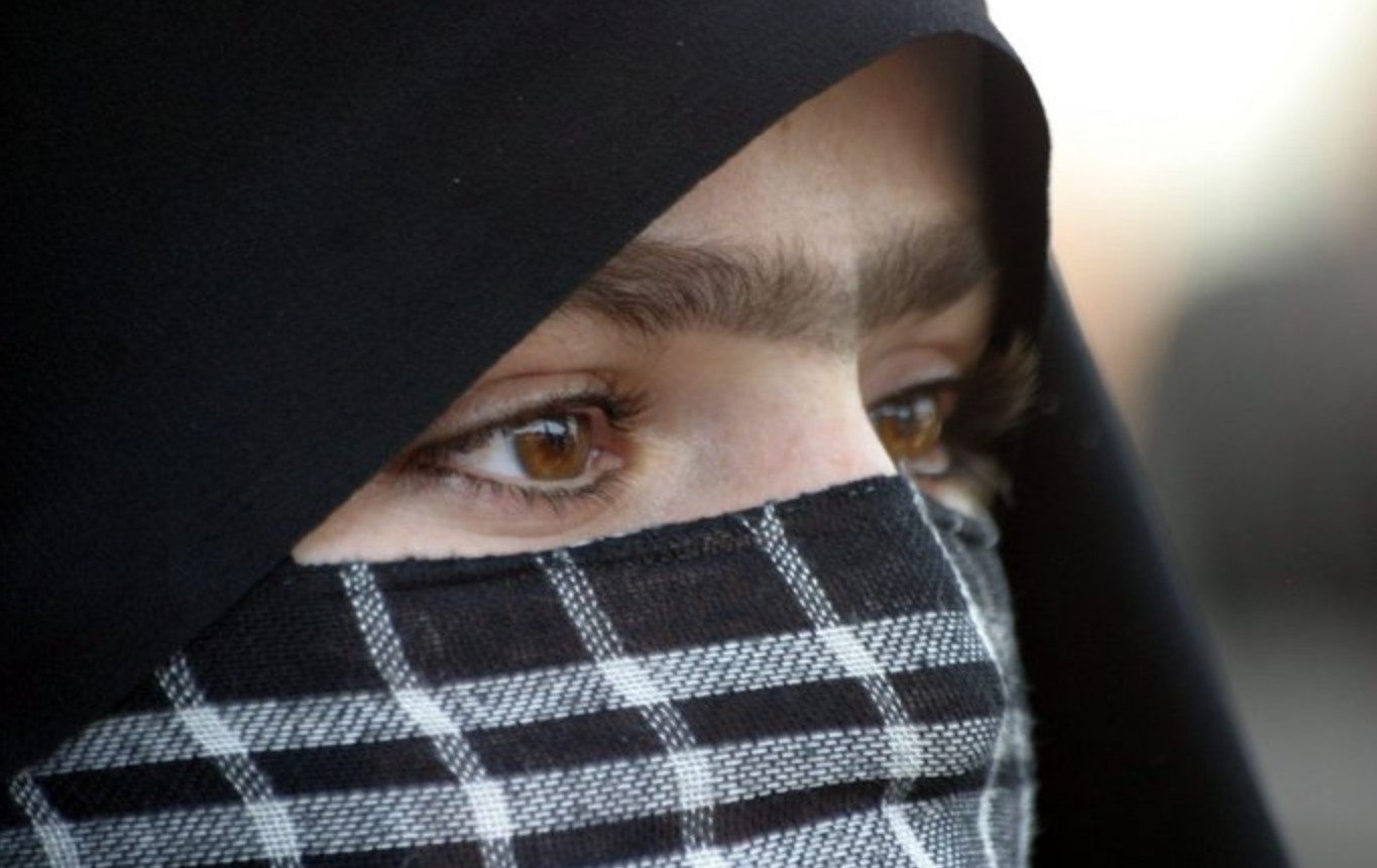 Il velo soffocherà gli Ayatollah