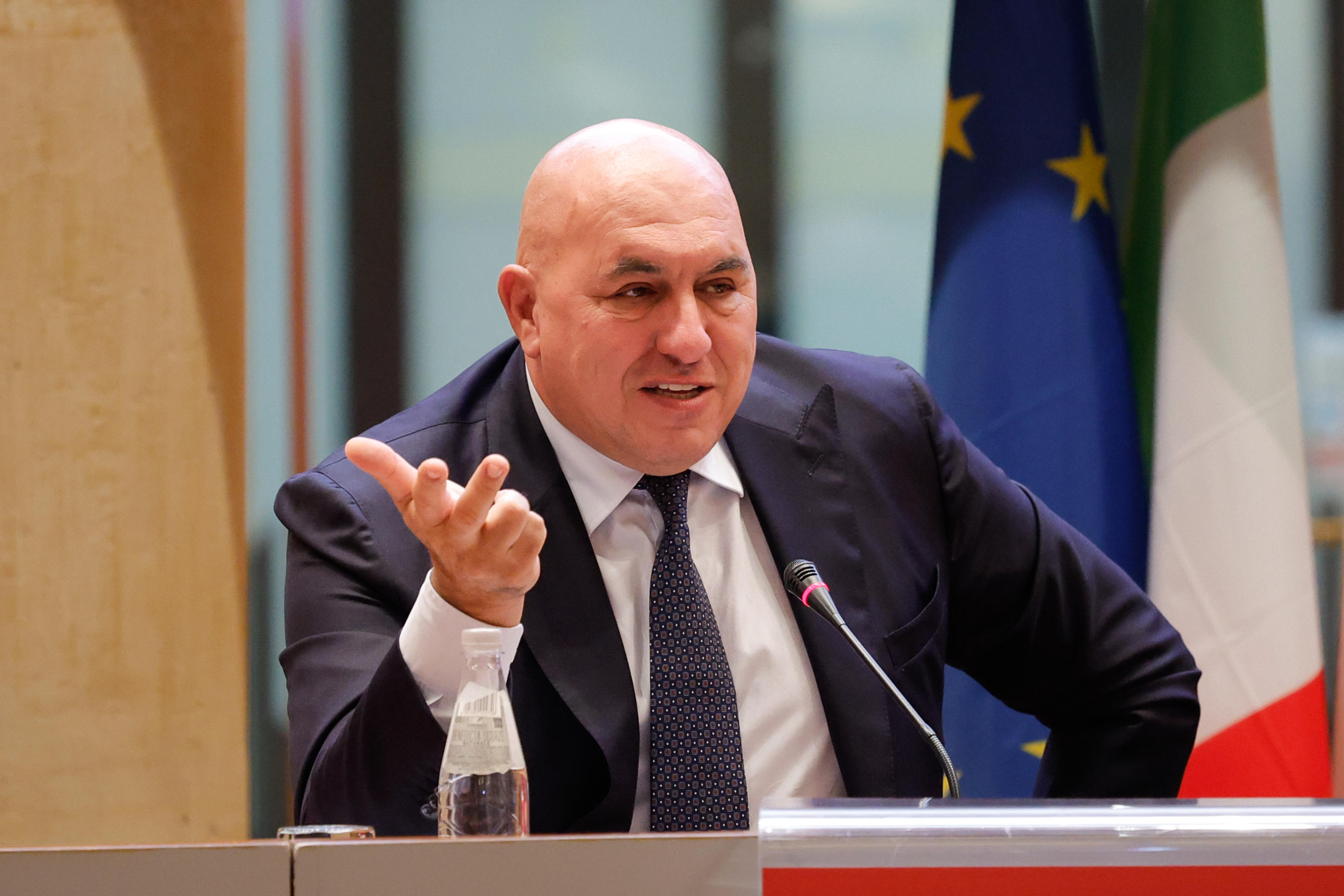 Difesa, Crosetto: “Attivare i riservisti in caso di emergenza”