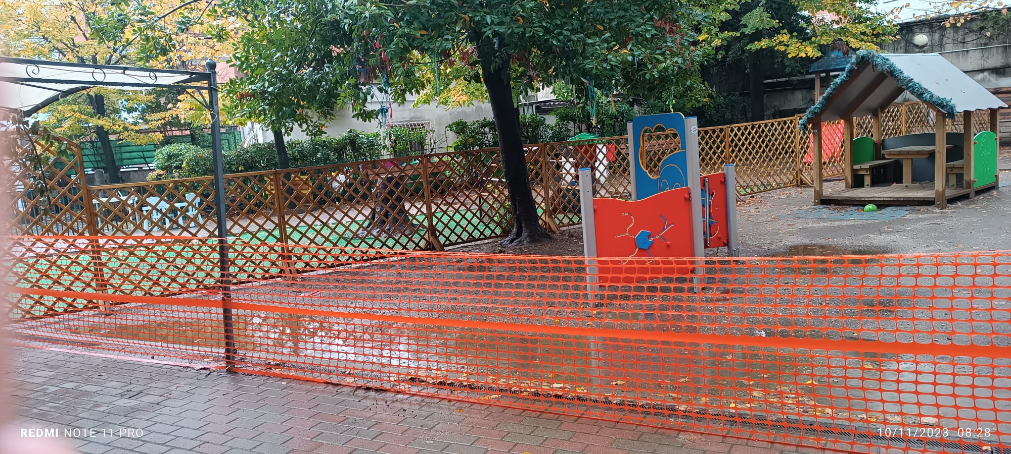 Quel Municipio di Roma che chiude le aree verdi delle scuole