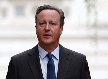 David Cameron, clamoroso ritorno al governo