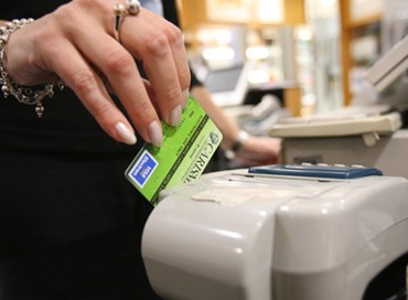 Pagamenti col bancomat in tabaccheria: missione (quasi) impossibile