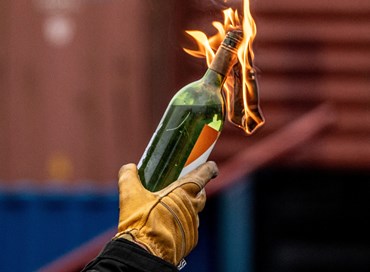 Femminismo a colpi di molotov