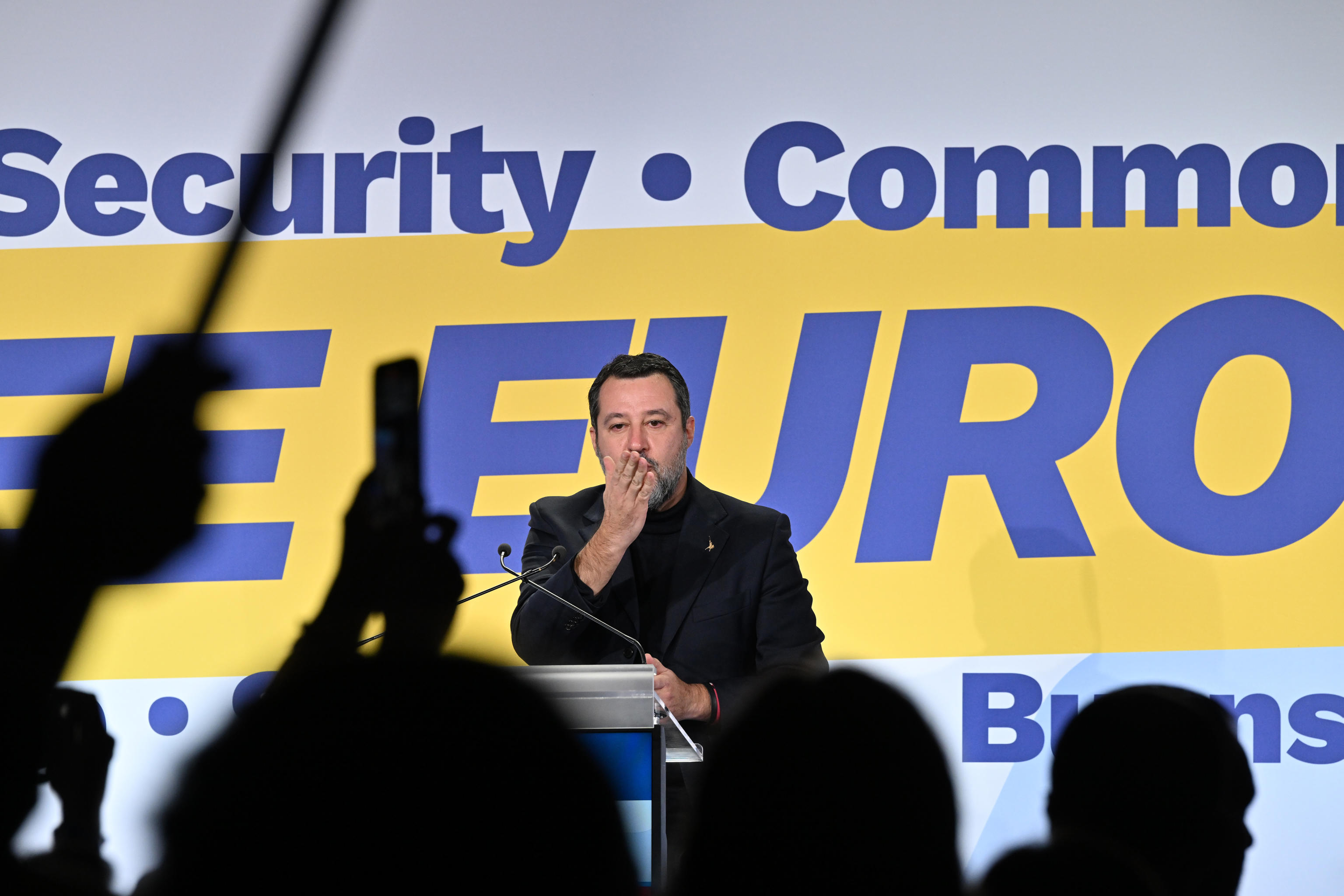 Salvini: liberare l’Europa