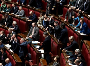 Stop al Salario minimo: polemiche tra maggioranza e opposizione