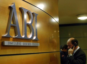Abi, calo dei prestiti con rallentamento dell’economia