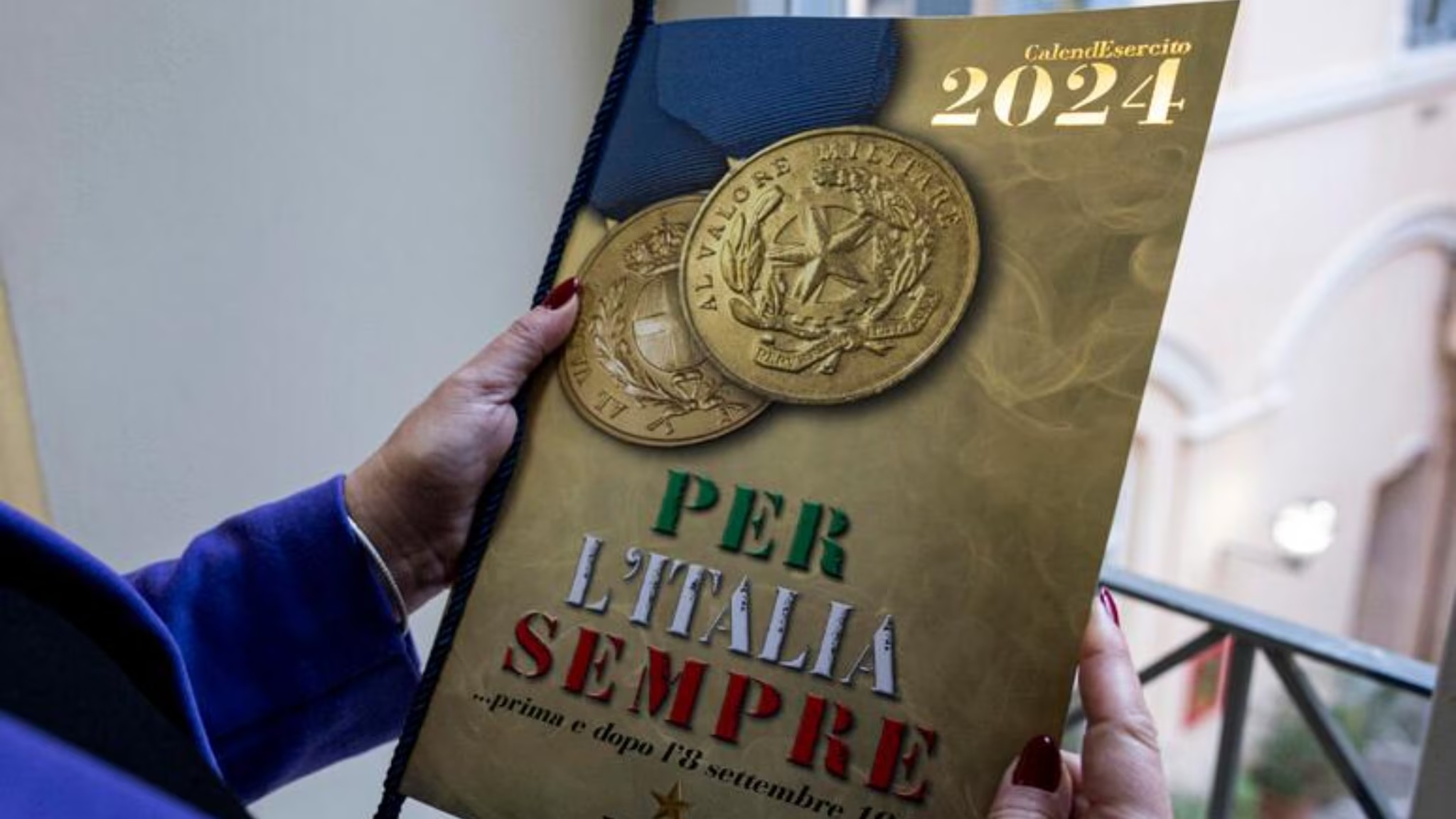 La sindrome da fascismo incombente colpisce ora il Calendario dell’Esercito