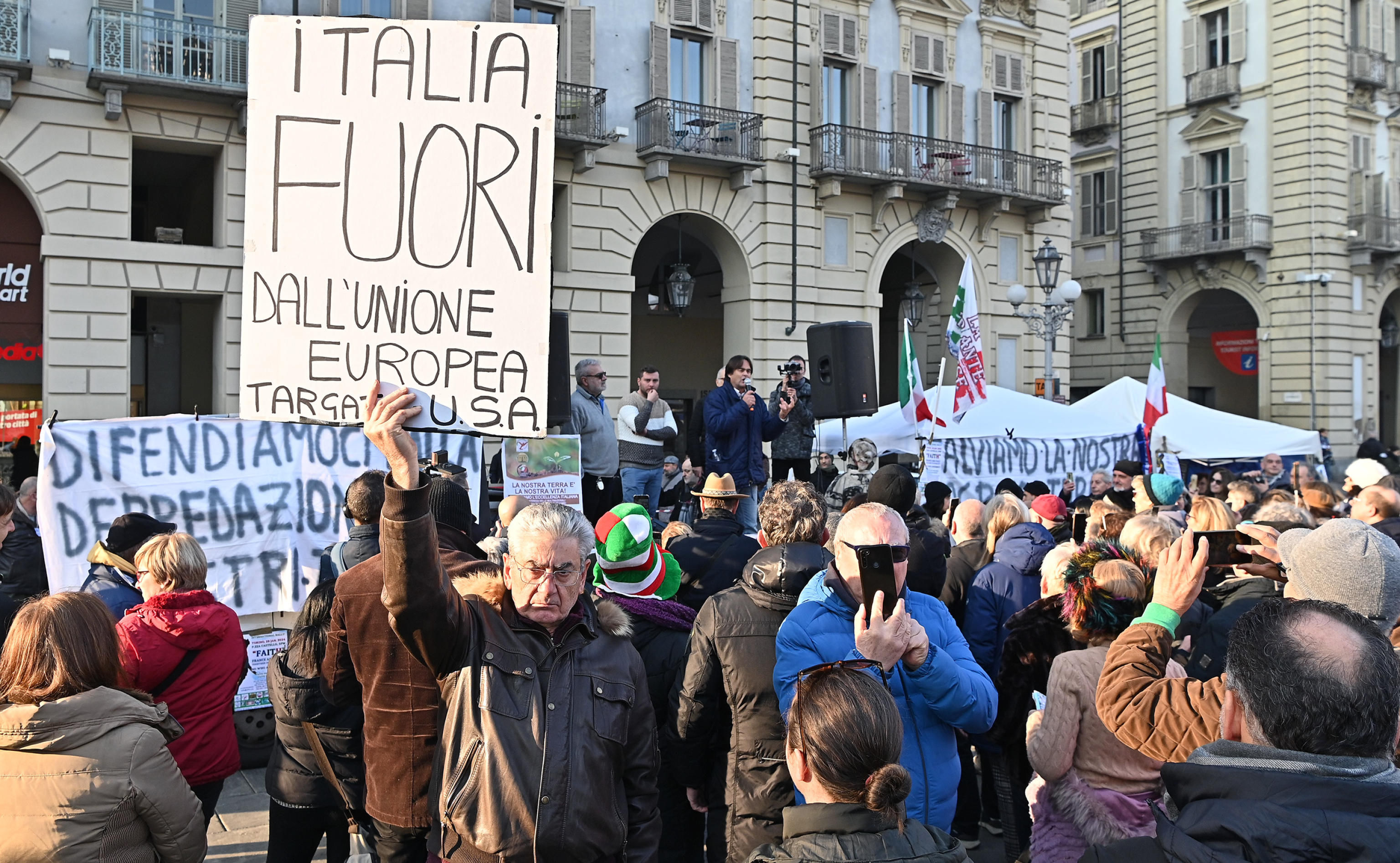 La moltiplicazione delle destre