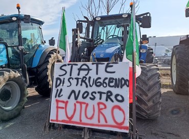 Protesta dei trattori: la marcia continua